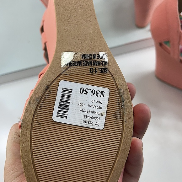 DEB- NWT Peach/Pink Wedge Heels - Picture 2 of 2